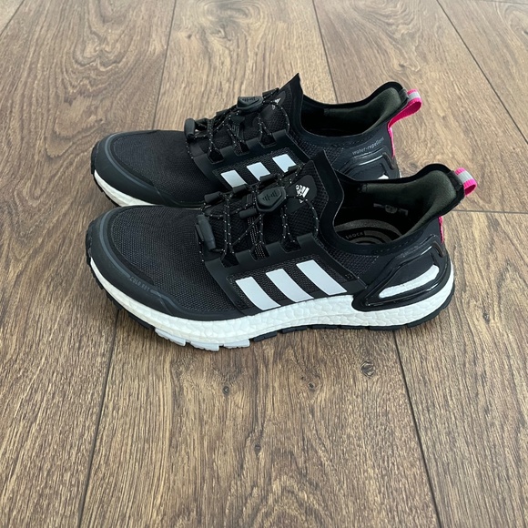 Adidas Women's UltraBoost Winter Cold RDY Core Black - Picture 2 of 9